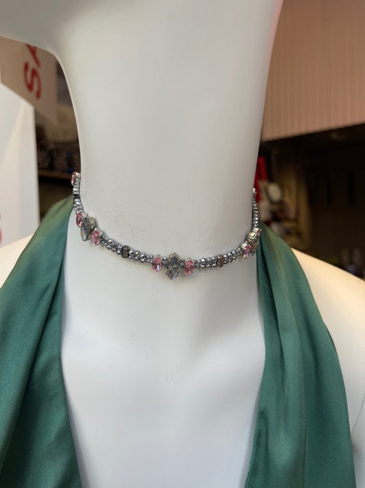 CHOKER ΜΕ ΧΑΝΤΡΕΣ ΚΑΙ ΡΟΖ ΣΤΡΑΣ - Vesta Donna