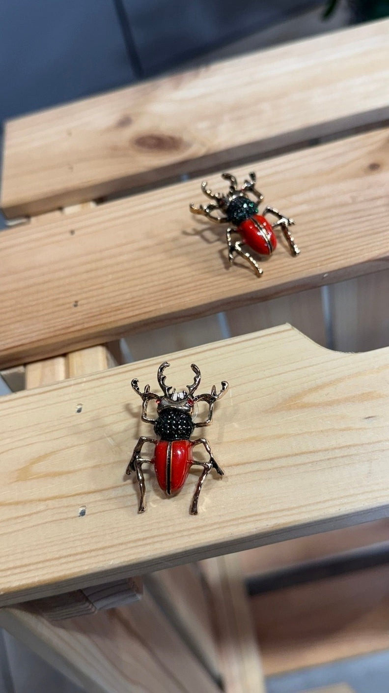  ΚΑΡΦΙΤΣΑ STAG BEETLE RED - Vesta Donna 